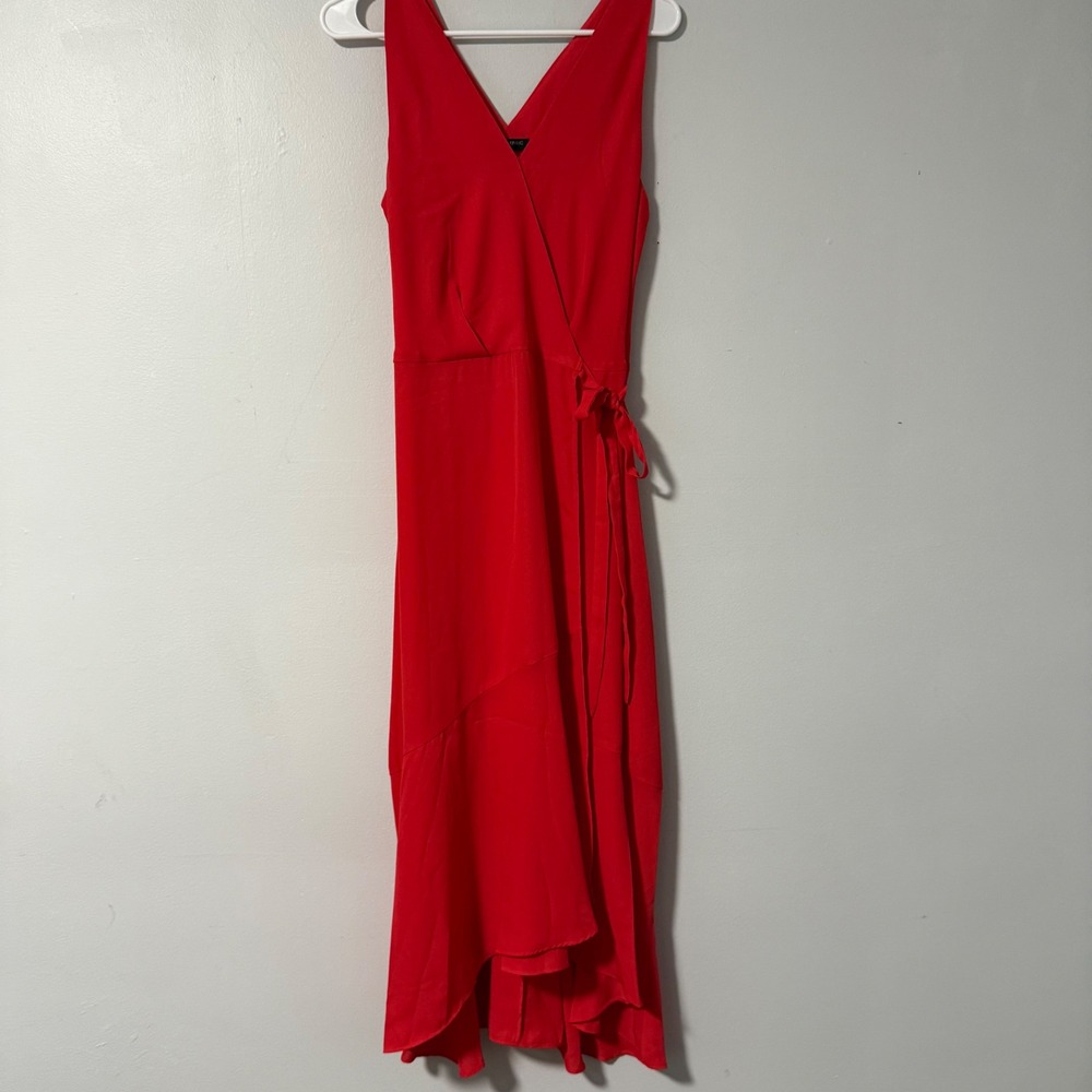 Banana Republic Red V Neck Sleeveless Maxi Dress Tie Waist Flowy Hem‎ Tall